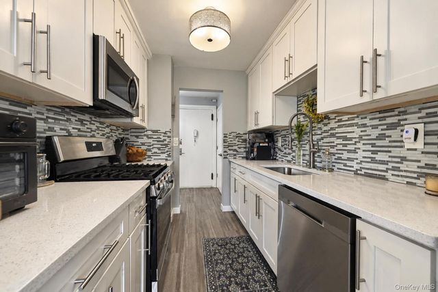 1841 Central Park Avenue 6N, Yonkers, NY 10710