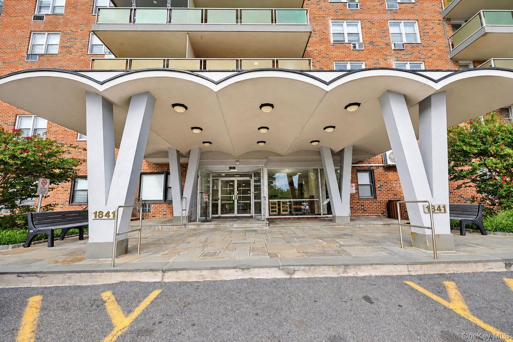 1841 Central Park Avenue 6N, Yonkers, NY 10710 — exterior