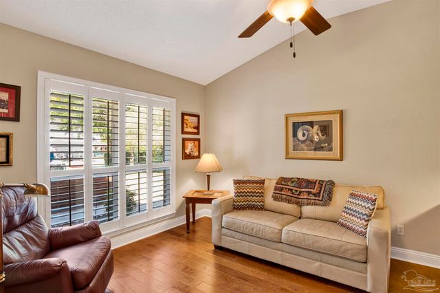 3110 Pga Blvd, Navarre, FL 32566