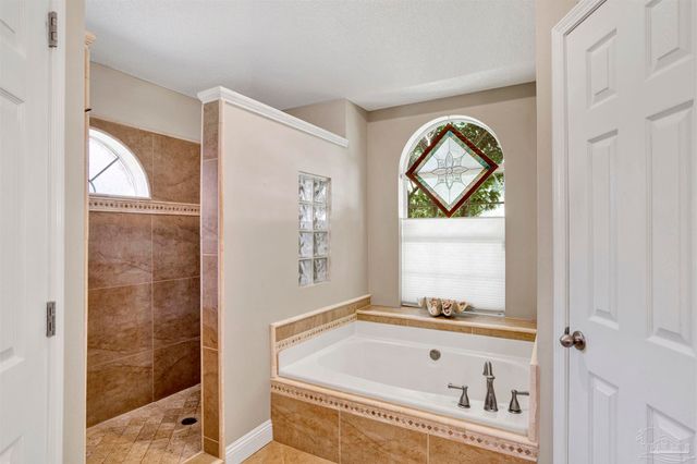 3110 Pga Blvd, Navarre, FL 32566