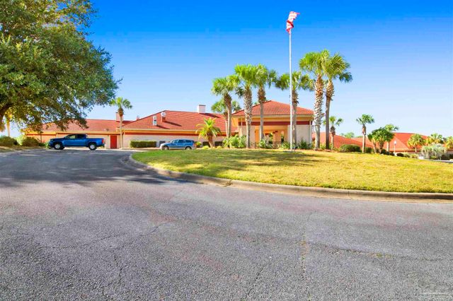 3110 Pga Blvd, Navarre, FL 32566