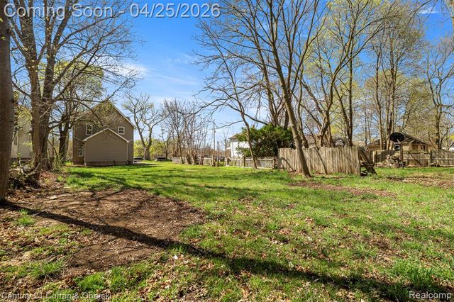 1457 Poplar Street, Flint, MI 48503
