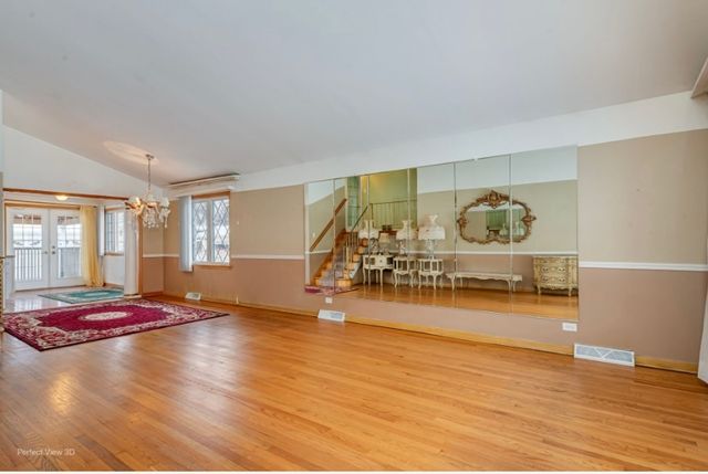 10617 S Kenton Avenue, Oak Lawn, IL 60453