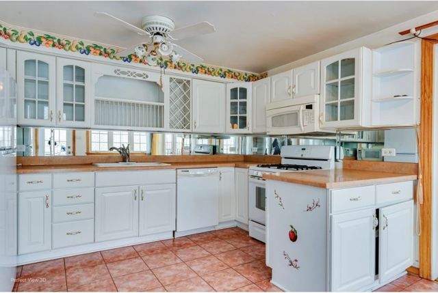 10617 S Kenton Avenue, Oak Lawn, IL 60453