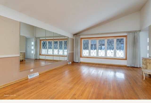 10617 S Kenton Avenue, Oak Lawn, IL 60453