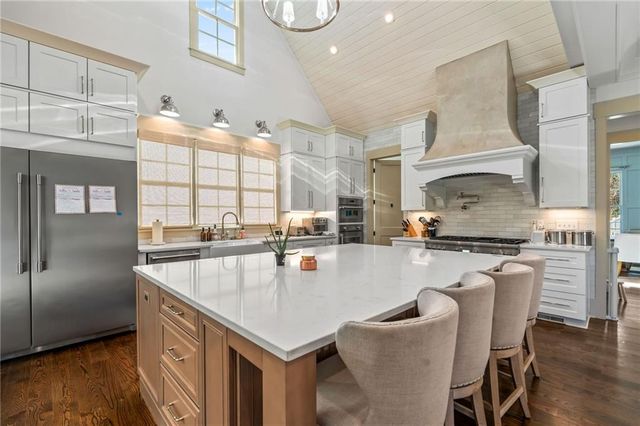 4250 Summit Drive, Marietta, GA 30068