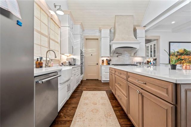 4250 Summit Drive, Marietta, GA 30068