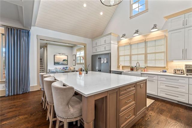 4250 Summit Drive, Marietta, GA 30068