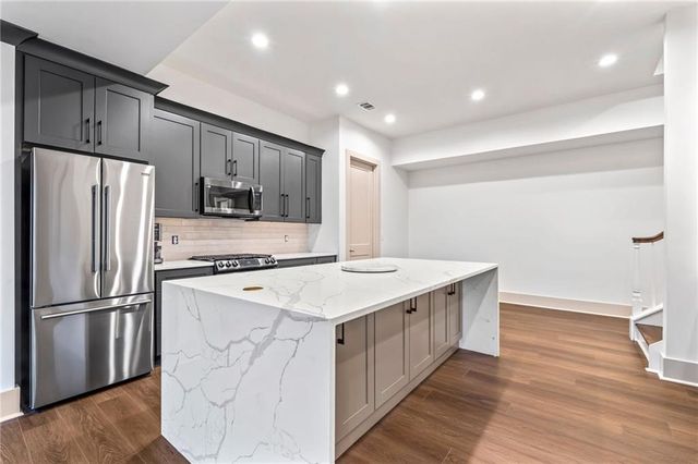 4250 Summit Drive, Marietta, GA 30068