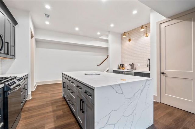 4250 Summit Drive, Marietta, GA 30068