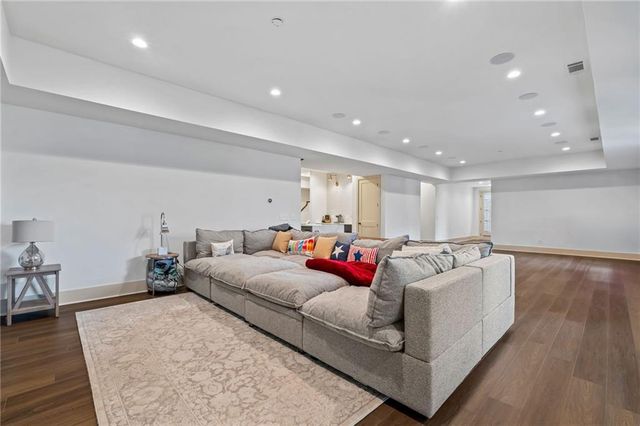 4250 Summit Drive, Marietta, GA 30068