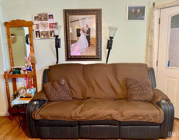 308 Dorrance Street, Bakersfield, CA 93307