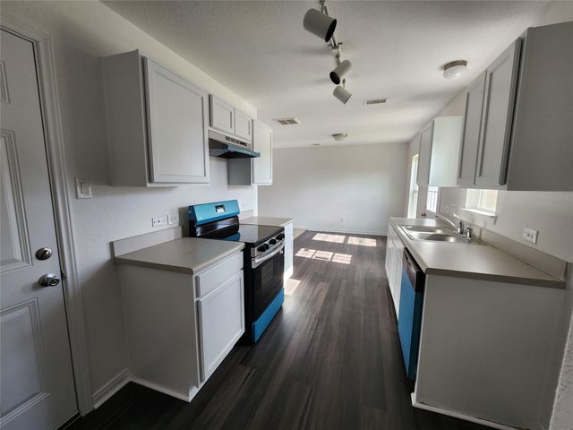 207 Branch Circle, Kendleton, TX 77451