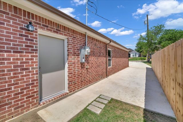 3105 N Pecan Street, Fort Worth, TX 76106