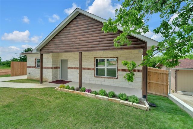 3105 N Pecan Street, Fort Worth, TX 76106