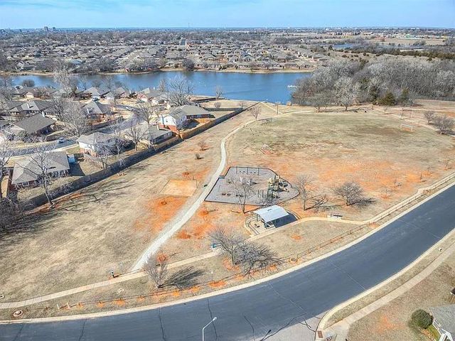 2912 Canyon Oaks Court, Norman, OK 73071