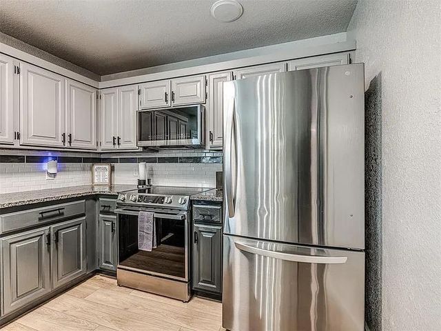 2912 Canyon Oaks Court, Norman, OK 73071