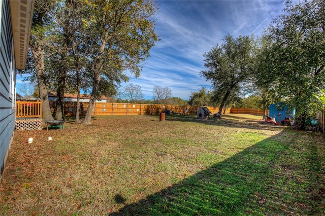 423 Oak Leaf Trail, East Tawakoni, TX 75472