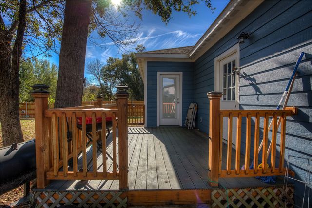 423 Oak Leaf Trail, East Tawakoni, TX 75472