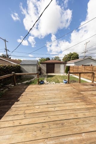 2718 East Avenue, Berwyn, IL 60402