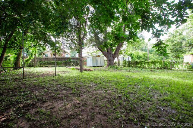 812 N Delaware Place, Tulsa, OK 74110