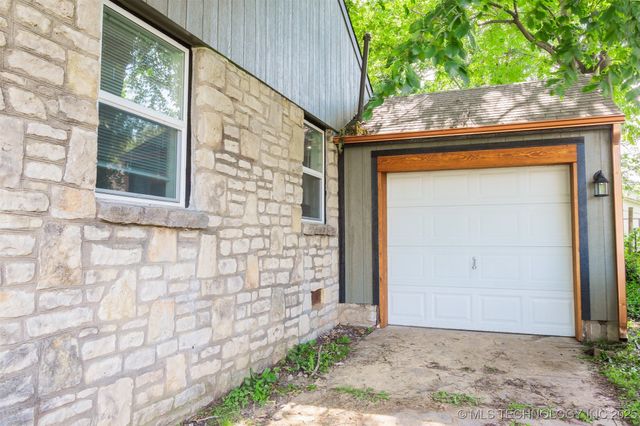 812 N Delaware Place, Tulsa, OK 74110