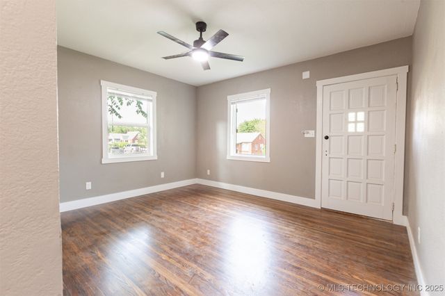 812 N Delaware Place, Tulsa, OK 74110