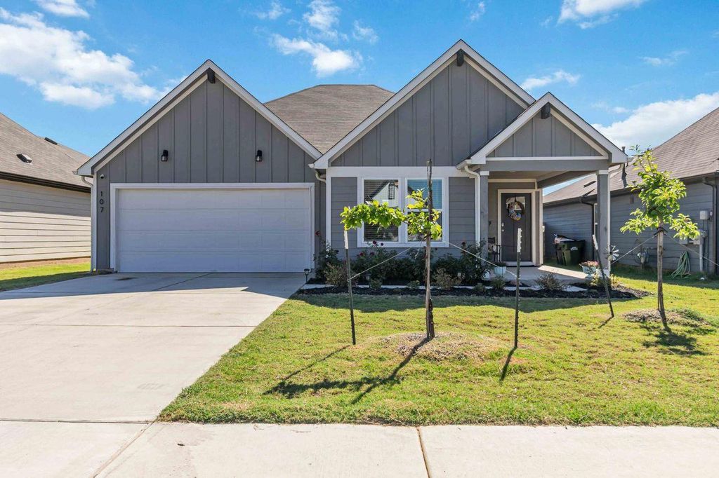 107 Aransas River RD, Hutto, TX 78634
