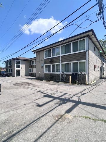 19131 Lahser Road, Detroit, MI 48219