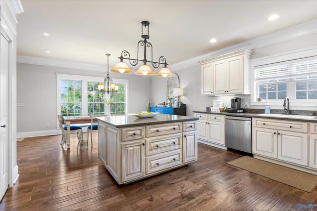 142 Oak Brook Circle, Madison, AL 35758