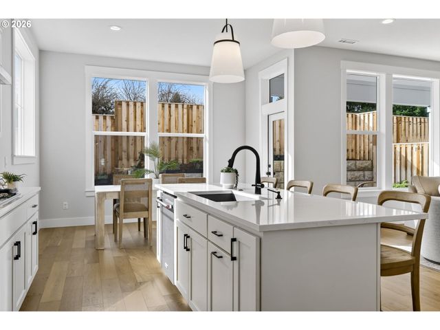 17578 Nw LAYLA Dr, Portland, OR 97229