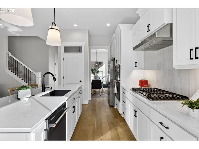 17578 Nw LAYLA Dr, Portland, OR 97229