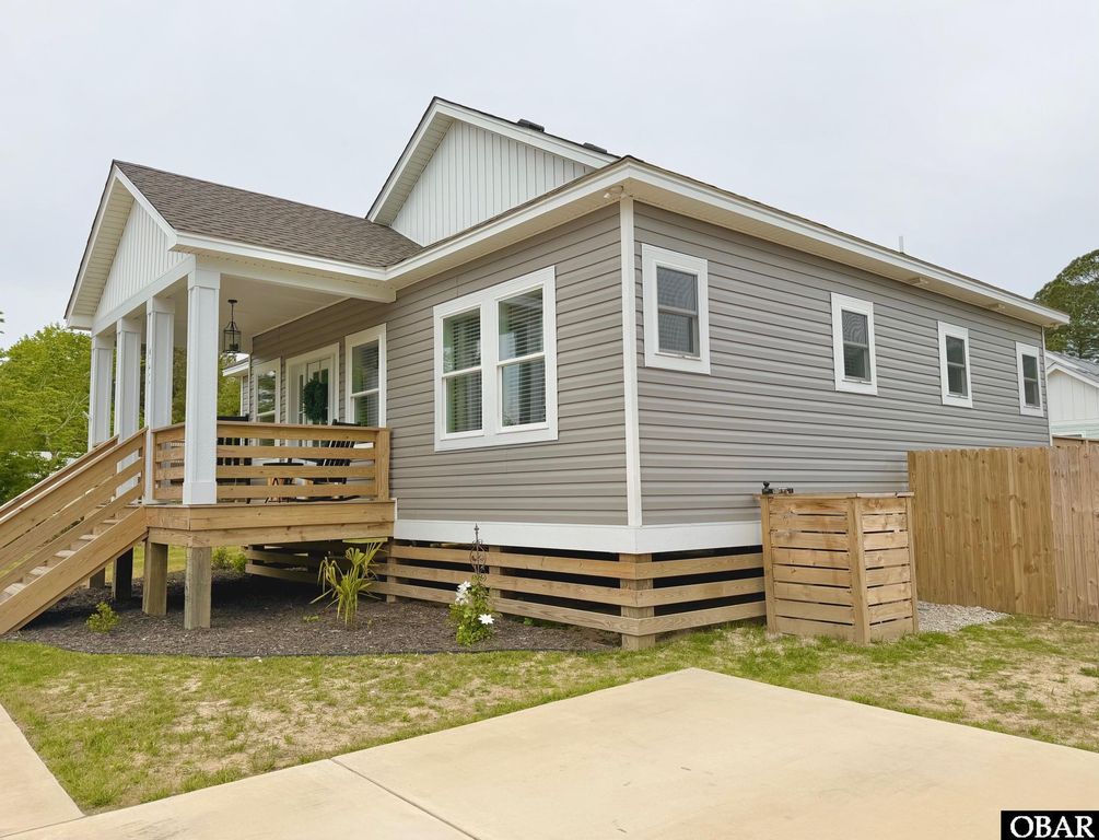 Image 2 of property listing at 942 Second Street Lot 3A, Manteo, NC 27954