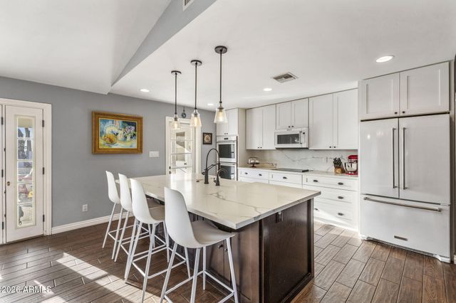 6820 N 23RD Place, Phoenix, AZ 85016