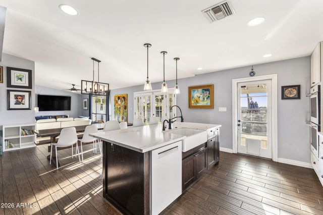 6820 N 23RD Place, Phoenix, AZ 85016