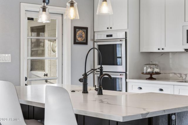 6820 N 23RD Place, Phoenix, AZ 85016