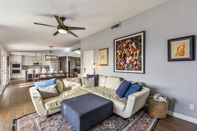 6820 N 23RD Place, Phoenix, AZ 85016