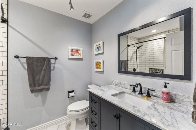 6820 N 23RD Place, Phoenix, AZ 85016