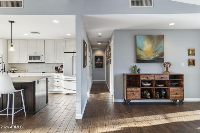 6820 N 23RD Place, Phoenix, AZ 85016