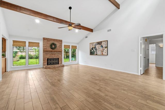 17 Greenridge Forest Drive, The Woodlands, TX 77381