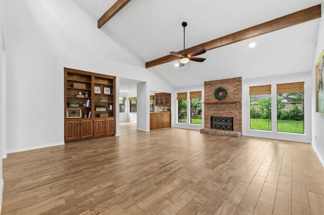 17 Greenridge Forest Drive, The Woodlands, TX 77381