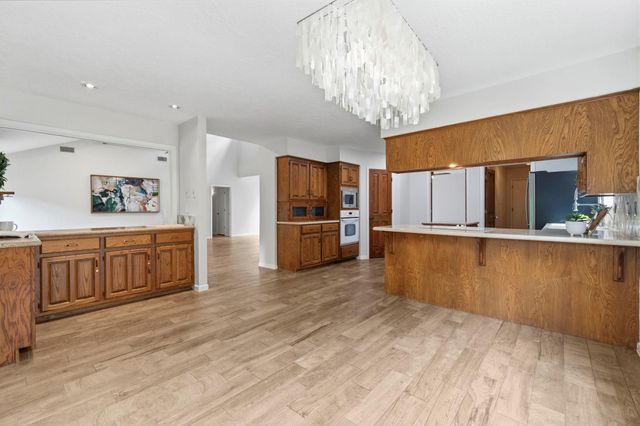 17 Greenridge Forest Drive, The Woodlands, TX 77381