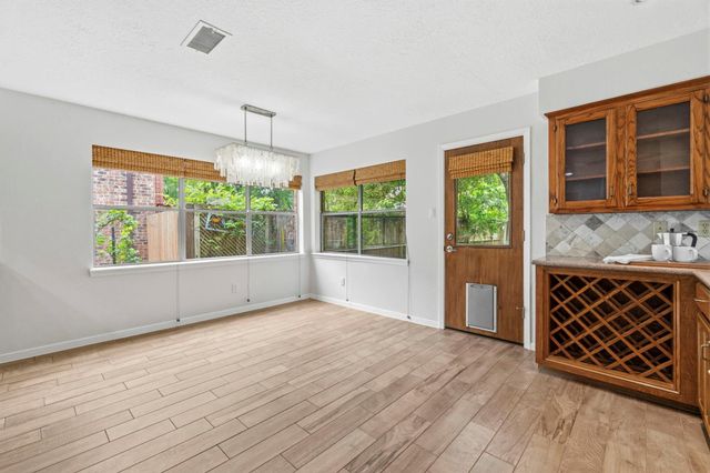 17 Greenridge Forest Drive, The Woodlands, TX 77381