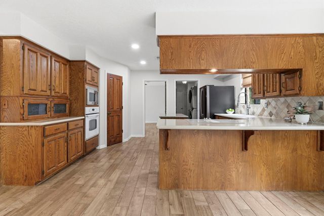 17 Greenridge Forest Drive, The Woodlands, TX 77381