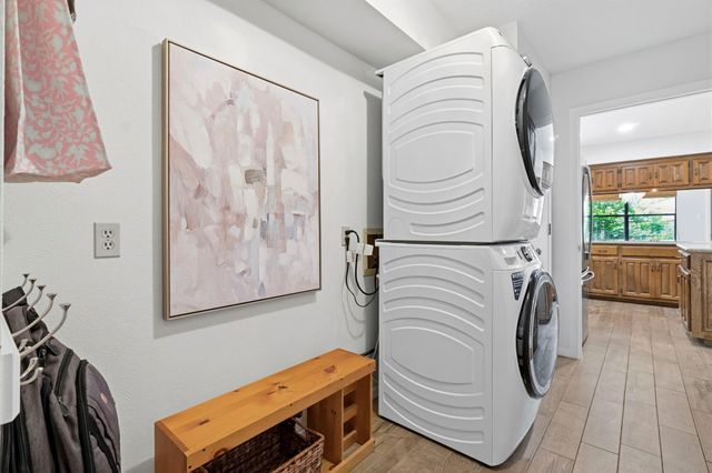 17 Greenridge Forest Drive, The Woodlands, TX 77381