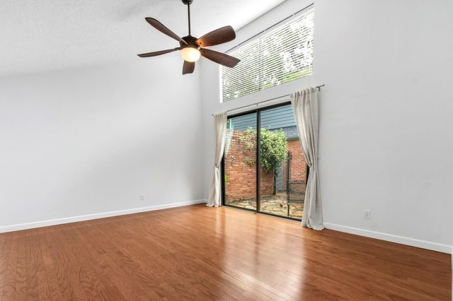 17 Greenridge Forest Drive, The Woodlands, TX 77381