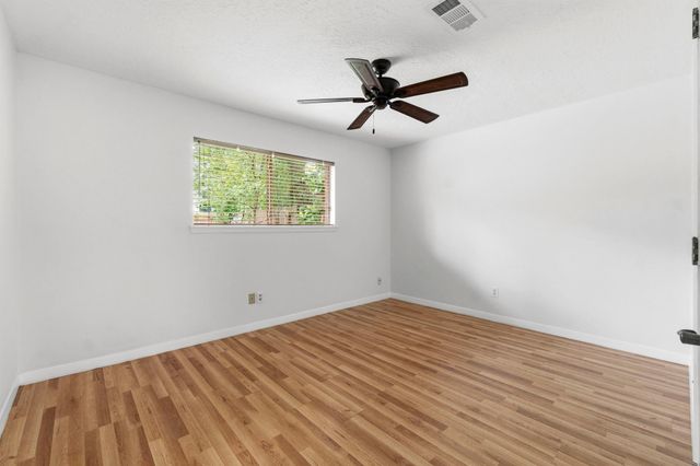 17 Greenridge Forest Drive, The Woodlands, TX 77381