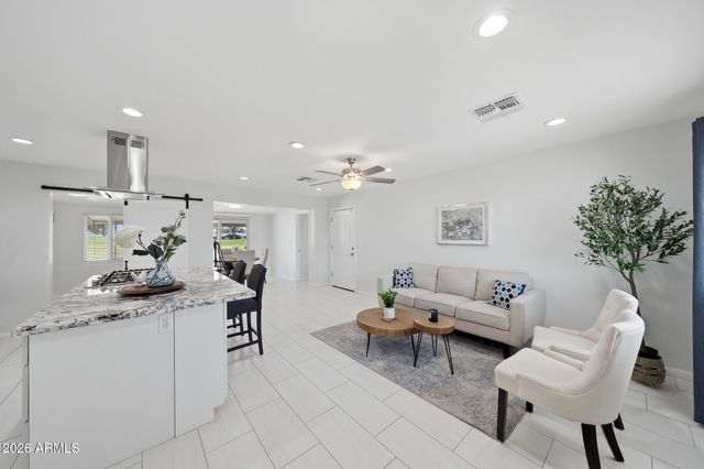 12819 N 111th Avenue, Sun City, AZ 85351