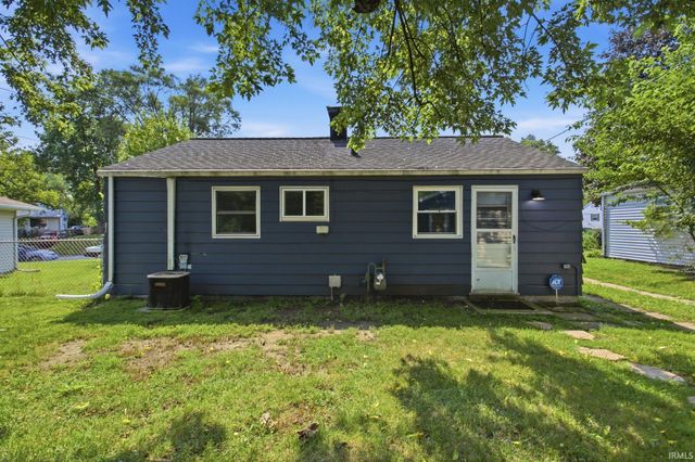 919 Dover Drive, South Bend, IN 46614