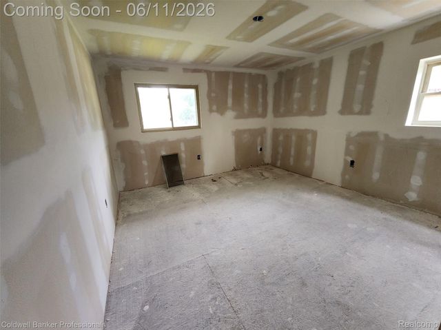 27391 Spring Arbor Drive, Southfield, MI 48076